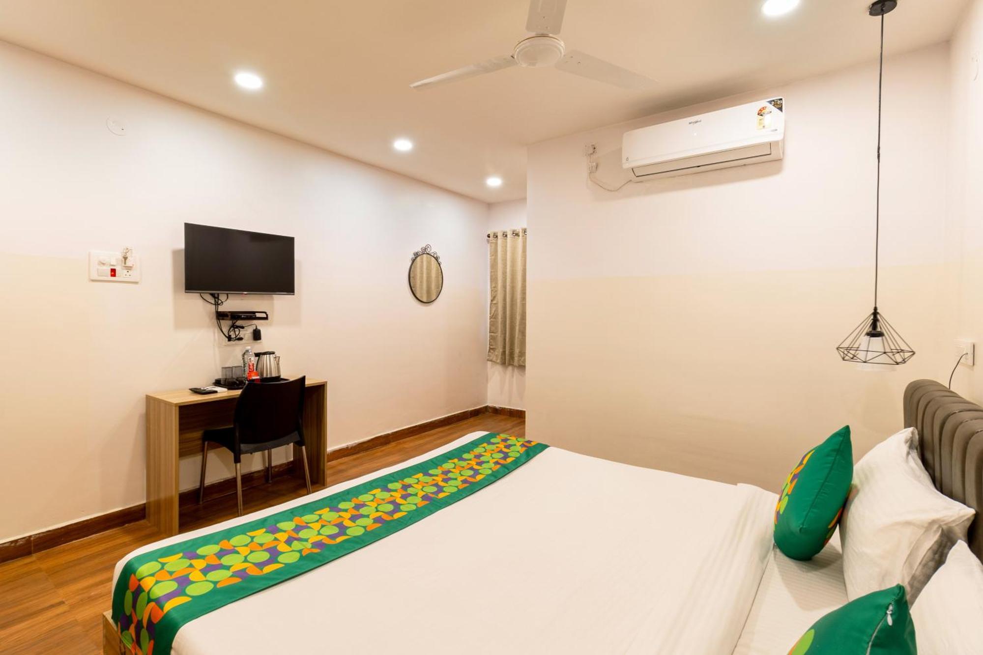 Treebo Trend Hotel Seventh Heaven Haiderabad Buitenkant foto