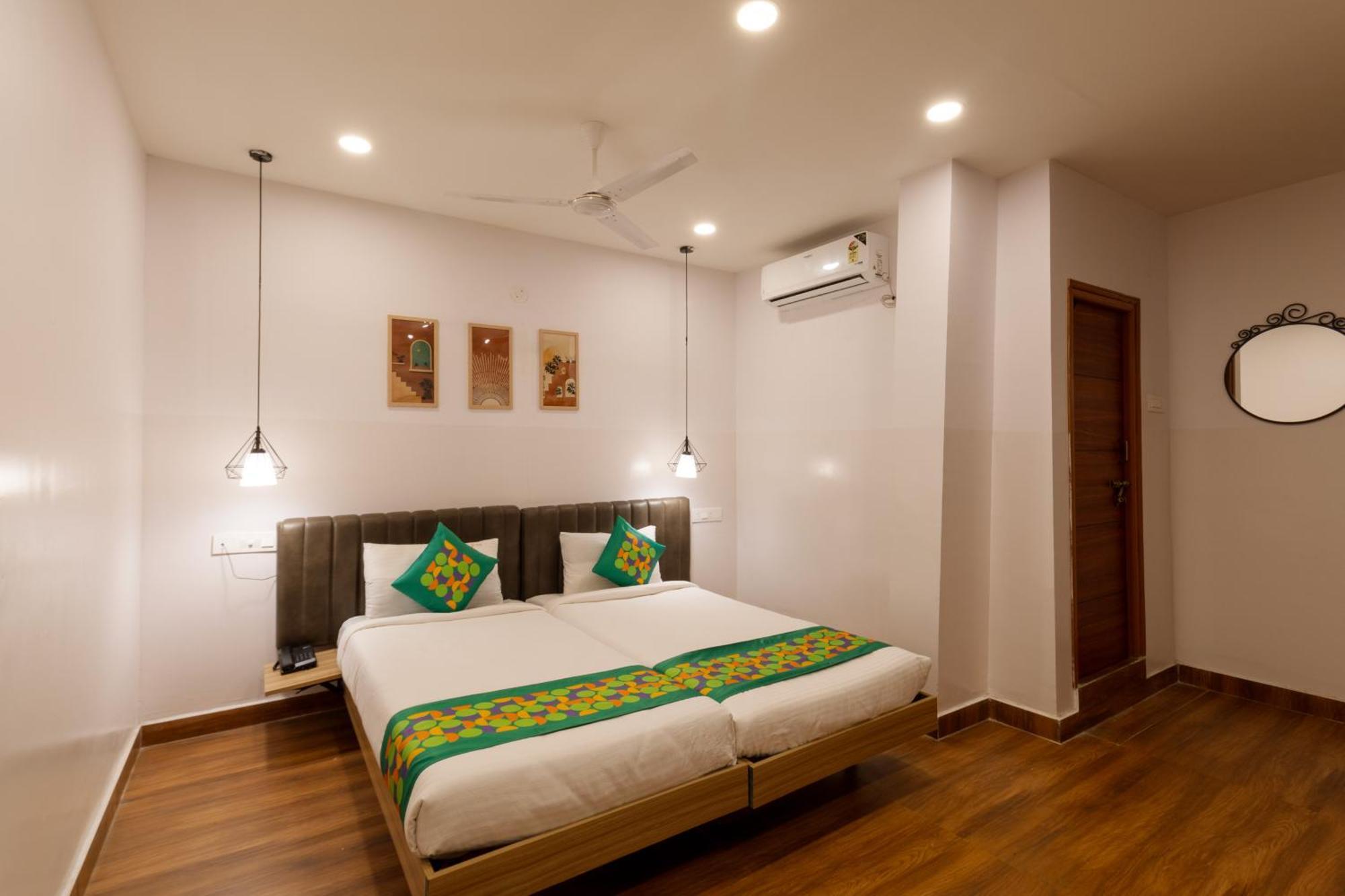 Treebo Trend Hotel Seventh Heaven Haiderabad Buitenkant foto